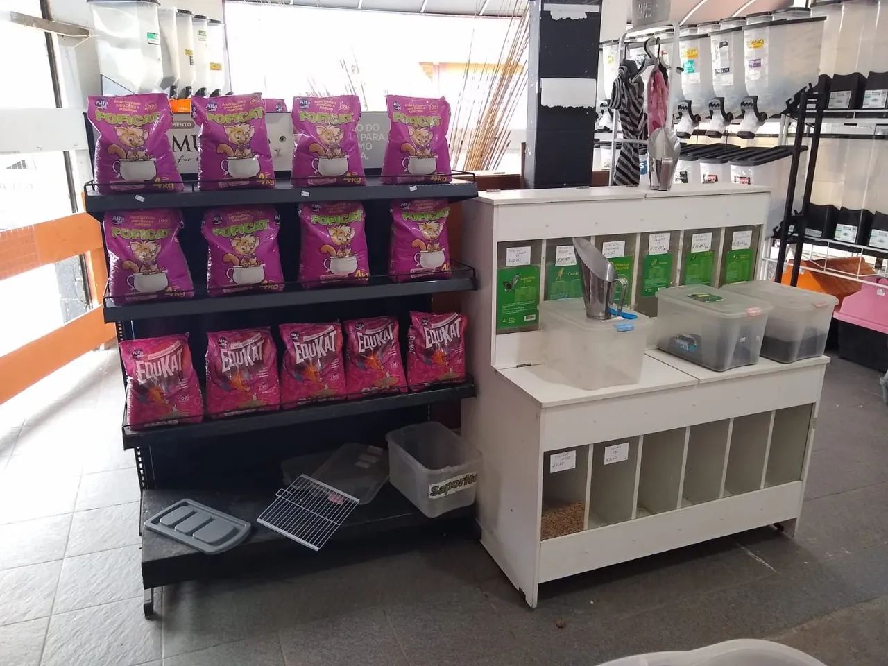 OPORTUNIDADE!!Mercadorias e instalações para Pet Shop. - Foto 5