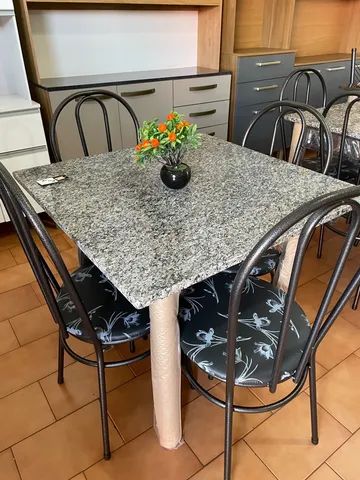 Mesa quadrada com 04 cadeiras granito - Foto 2