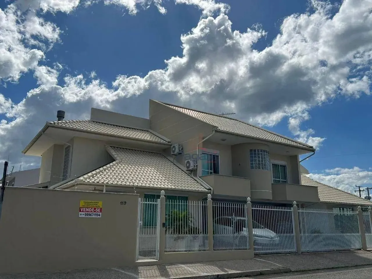 Casa com 3 dormitórios para alugar, 135 m² por R$ 13.069,58/mês - Pagani - Palhoça/SC
