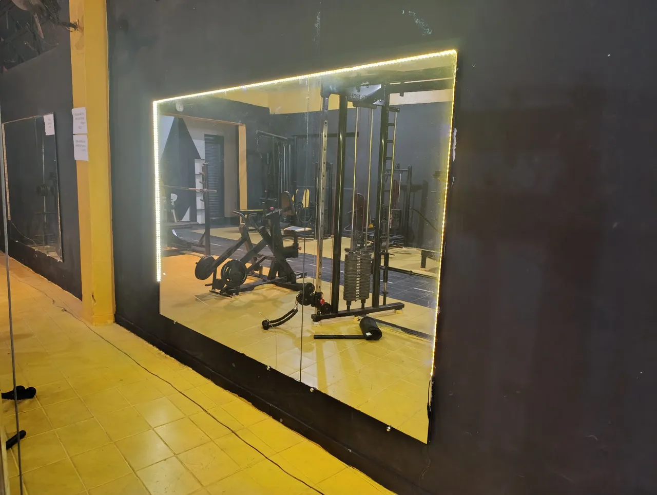 Academia Completa - Aparelhos de Musculação