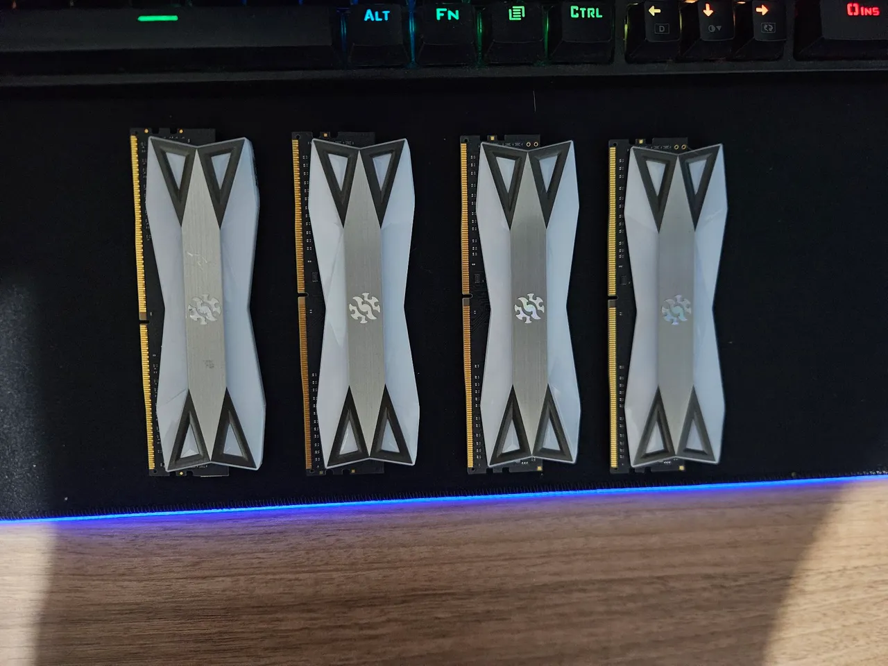 Memória RAM XPG Spectrix D60G 3600MHZ CL18 32GB (4X8)