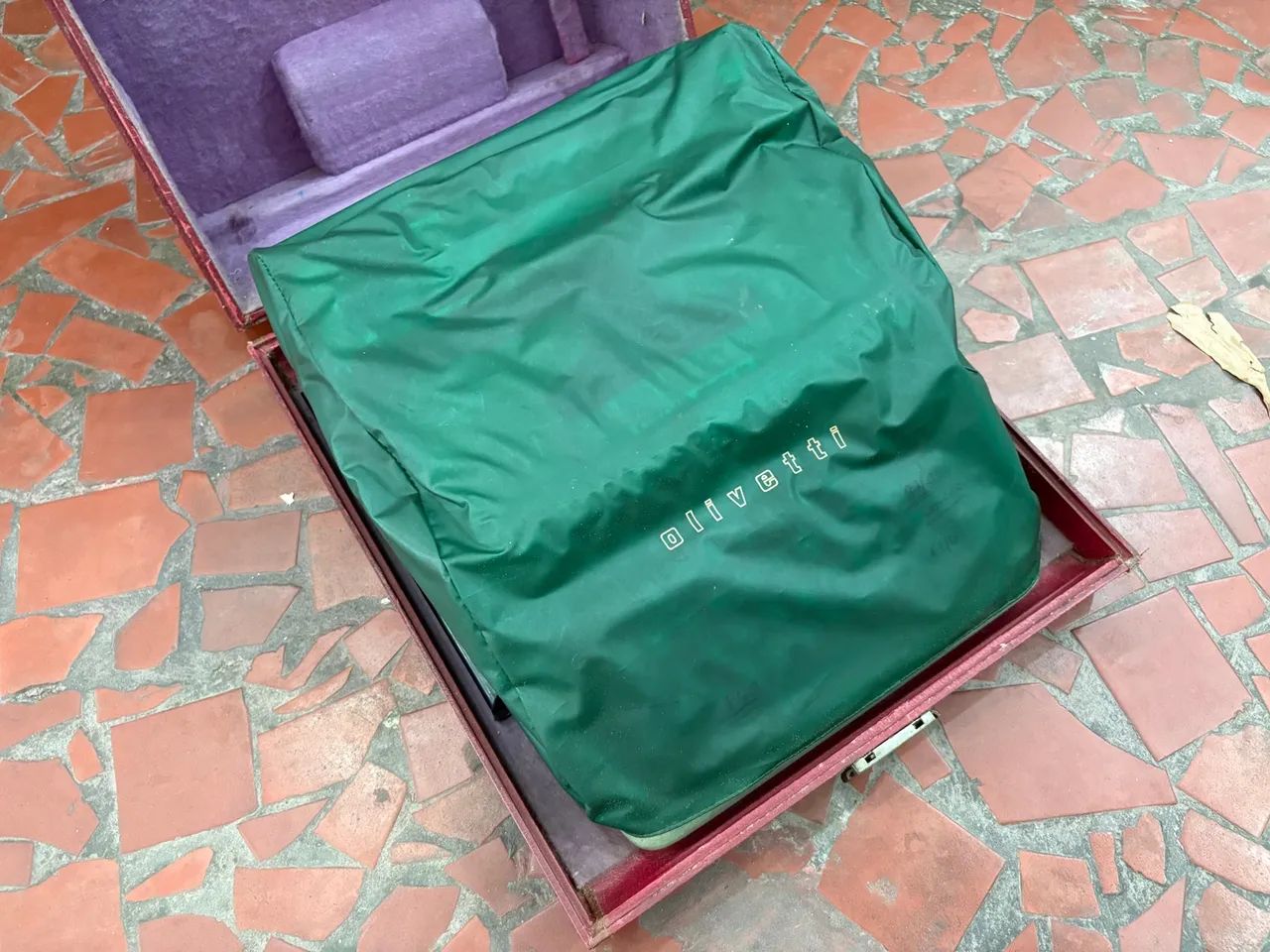 Máquina de escrever Olivetti Studio 44 - Foto 2