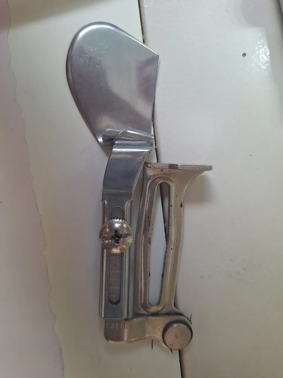 Aparelho de bainha de lenço pra reta