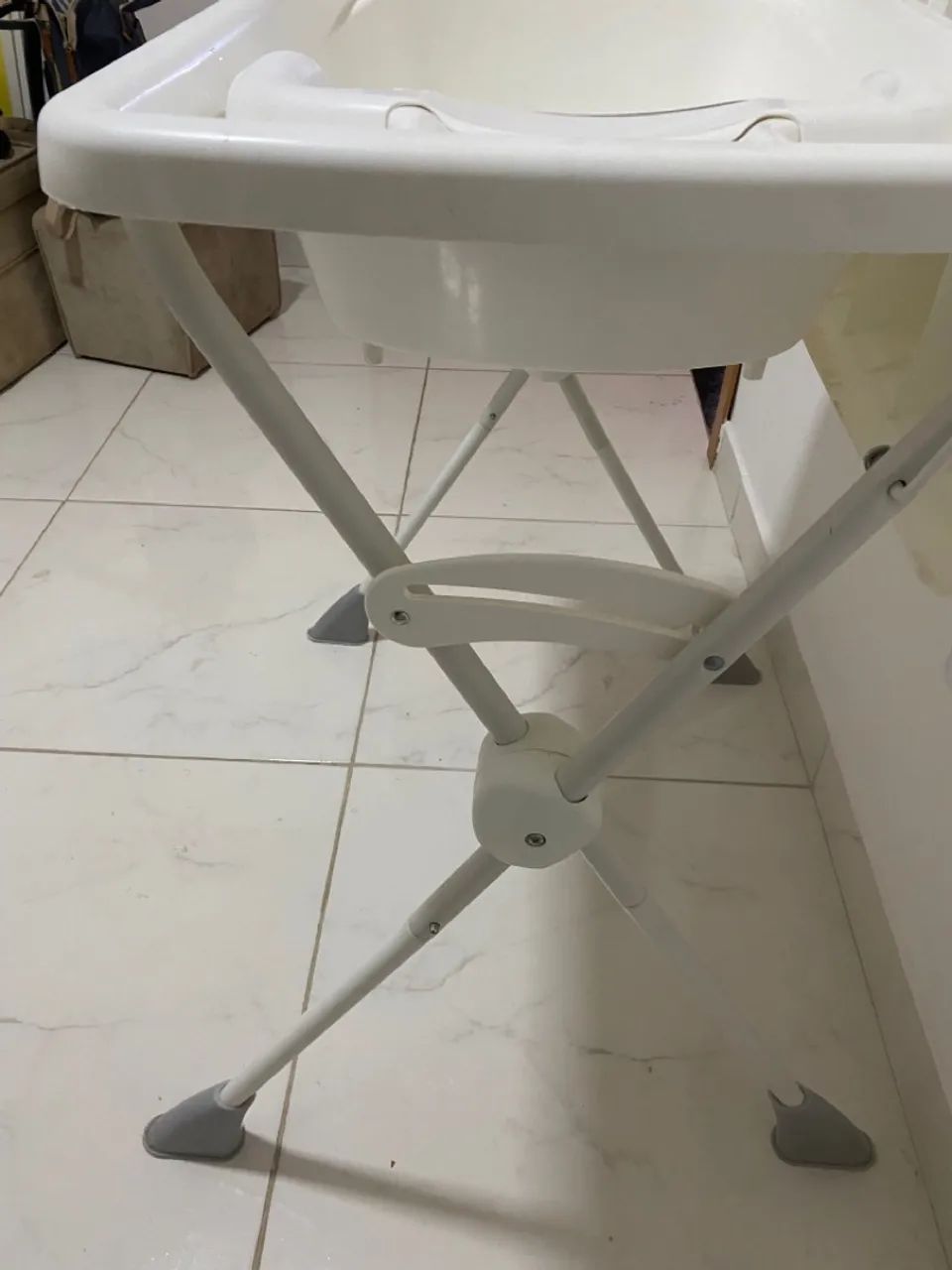 Banheira com suporte e trocador Burigotto - Foto 6