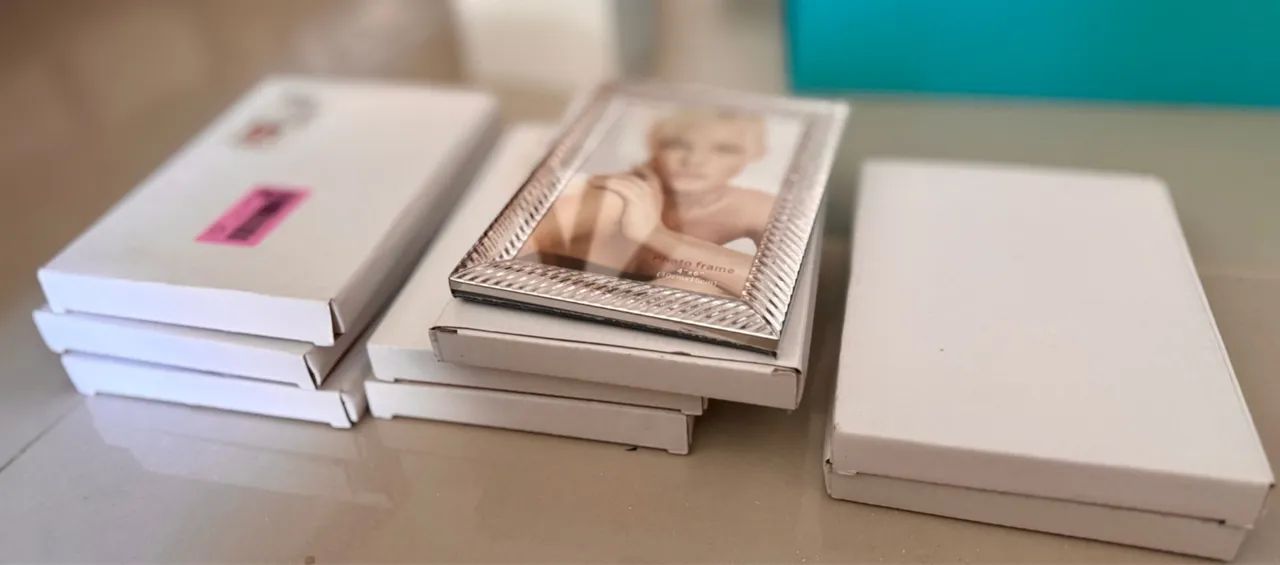 08 porta retratos 10x15cm em aço SEM USO- NAS CAIXAS - Foto 4