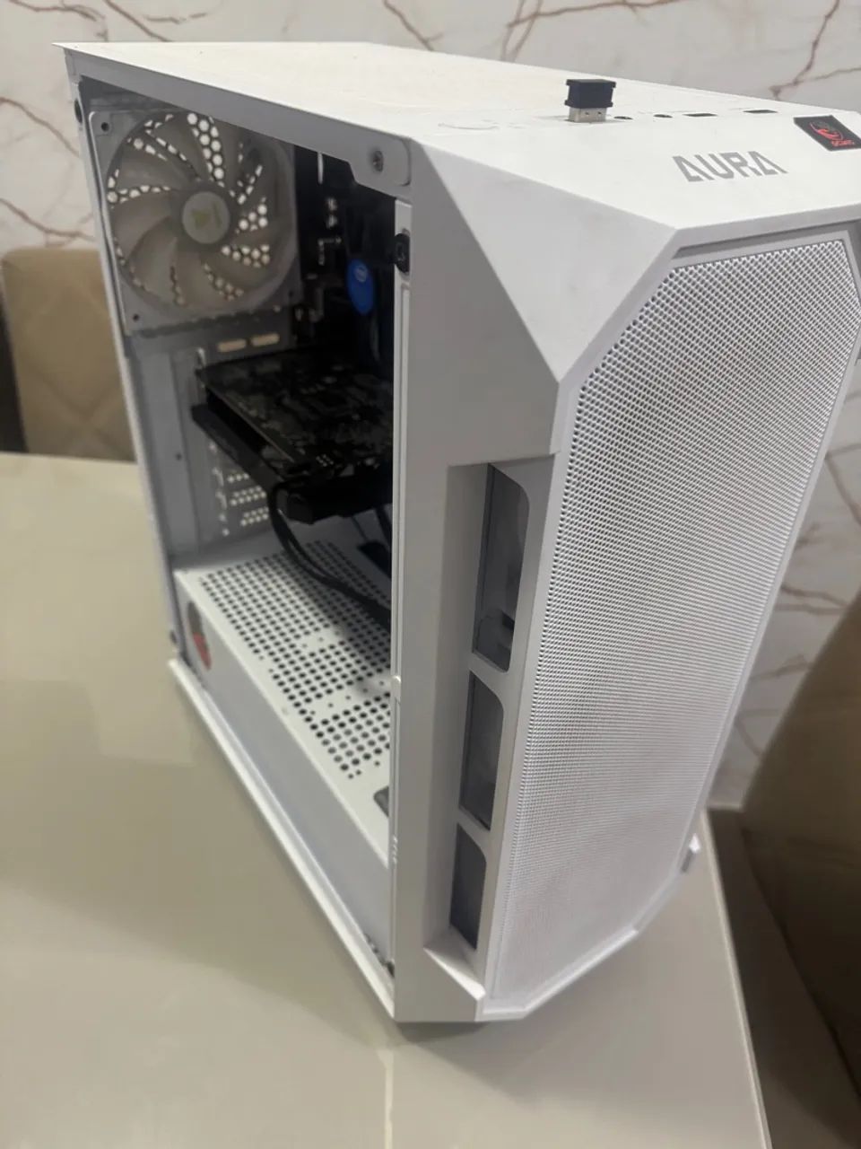 Pc gamer  white
