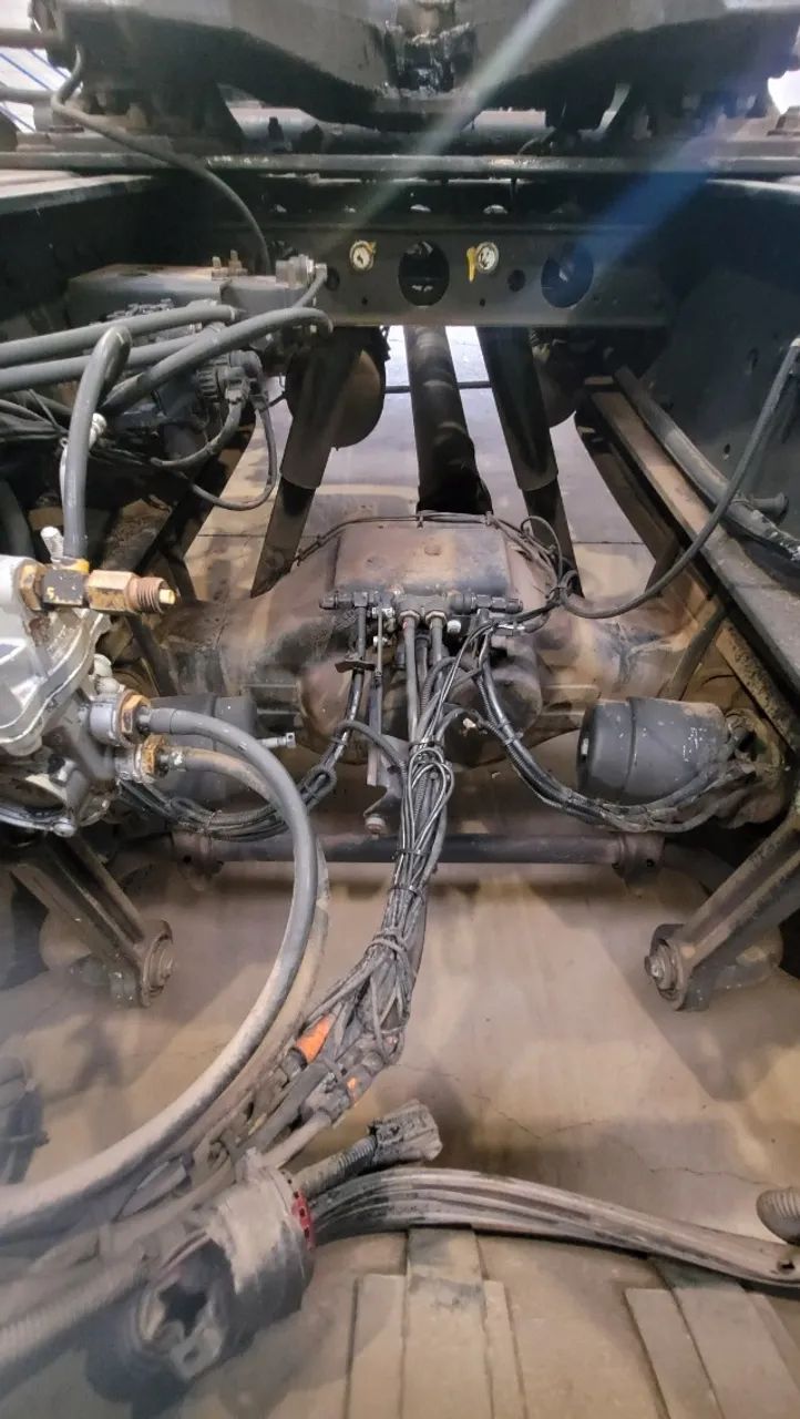 Mercedes Benz Axor 2044 - 4x2 - 2010/2011 - Foto 10