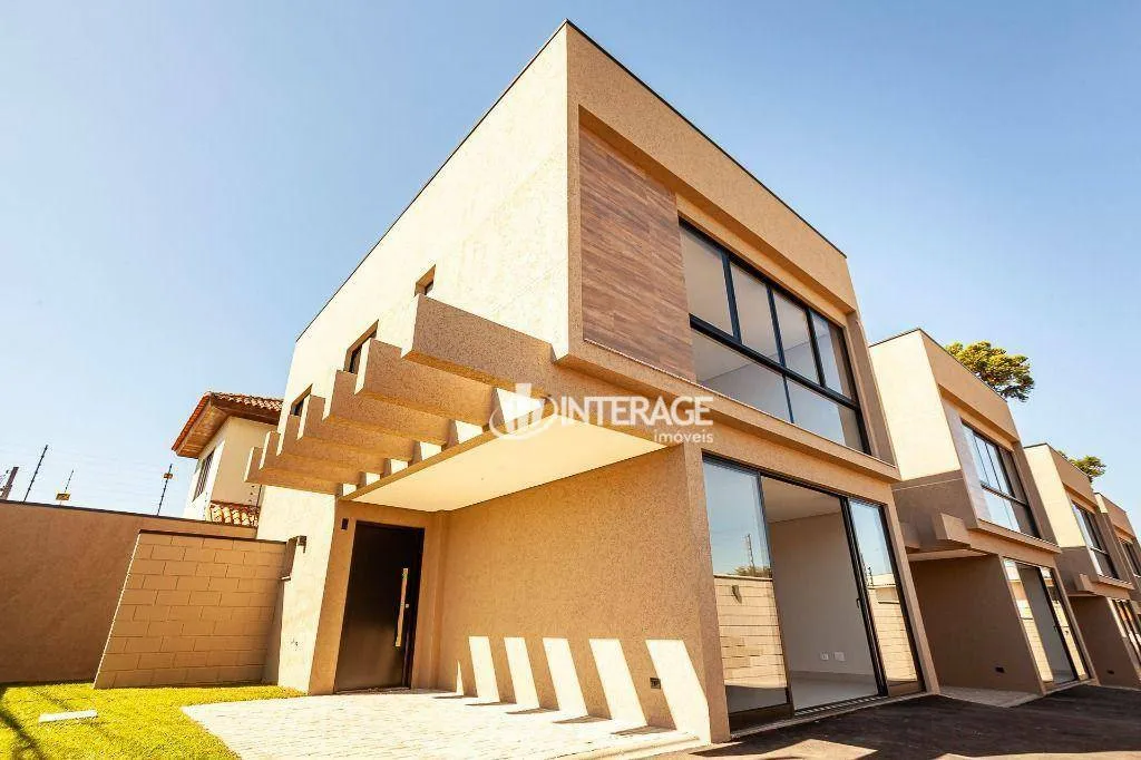 Sobrado com 3 Quartos para alugar, 119 m² por R$ 5.105/mês - Santa Felicidade - Curitiba/P