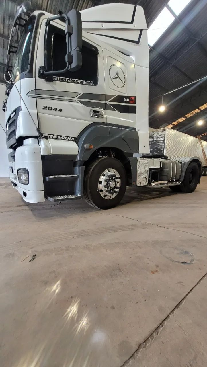 Mercedes Benz Axor 2044 - 4x2 - 2010/2011 - Foto 3