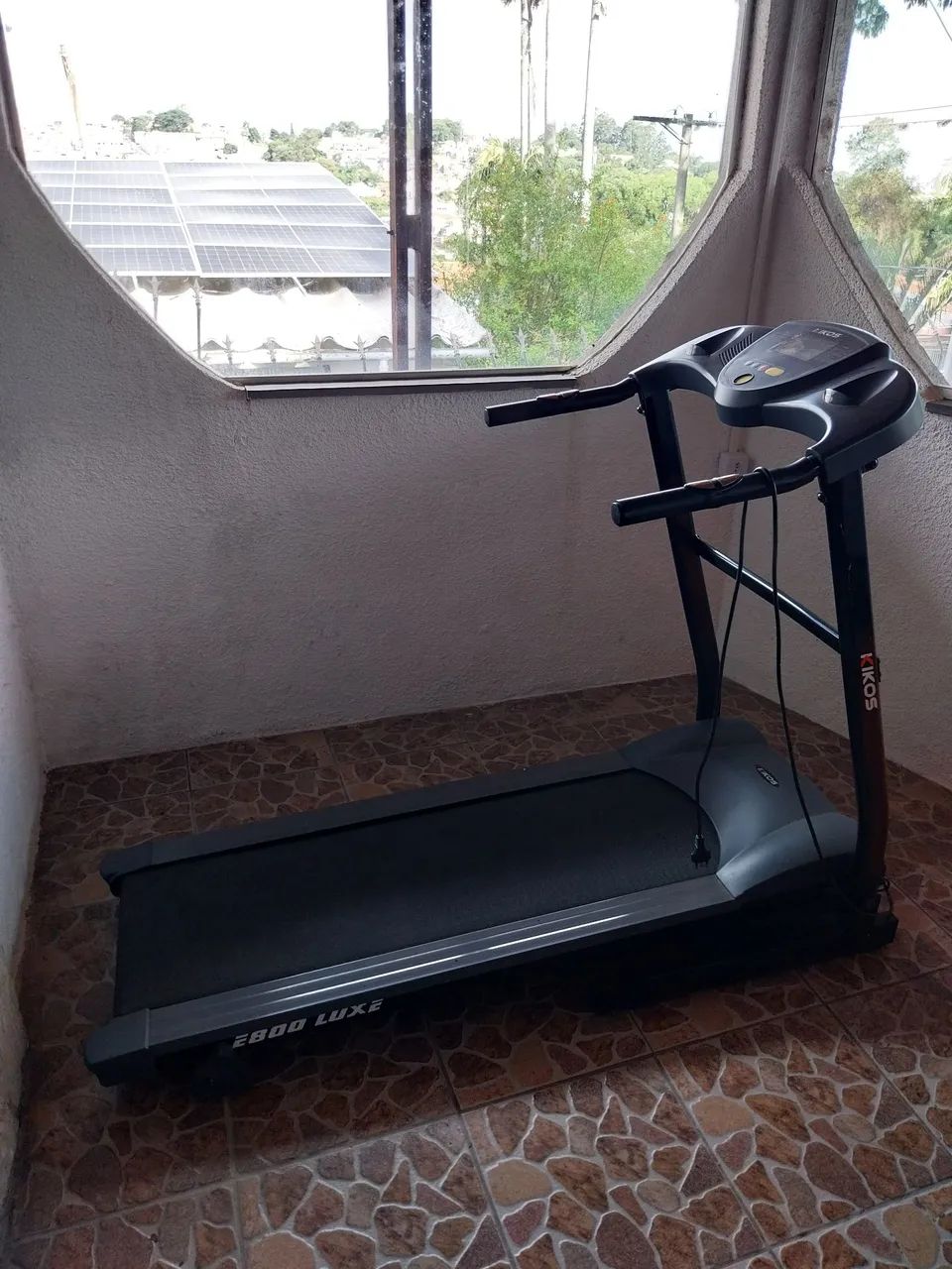 Esteira Ergométrica Kikos E800 Luxe - Dobrável, Super Conservada e Quase Não Utilizada - Foto 4