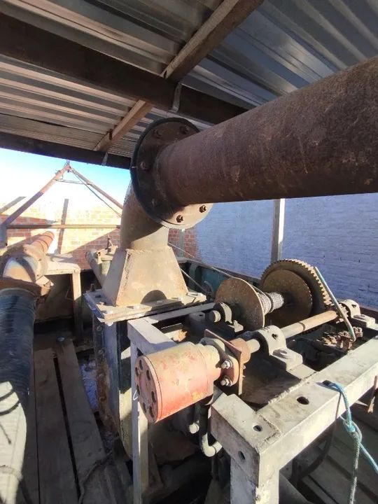 Barca para extração de areia motor Mercedes 1113 - Foto 2