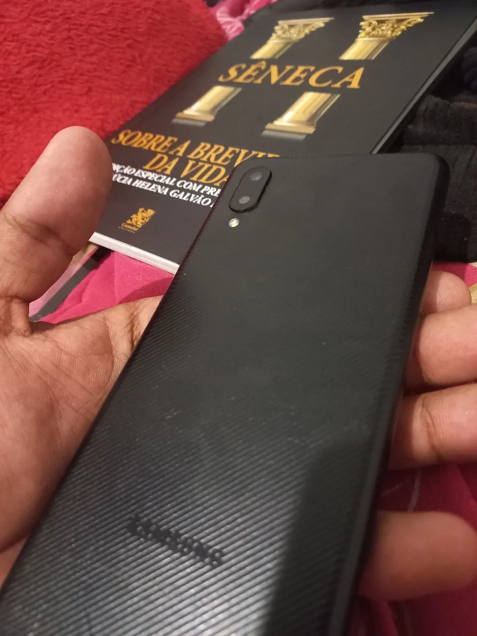 Celular Samsung A10 semi novo