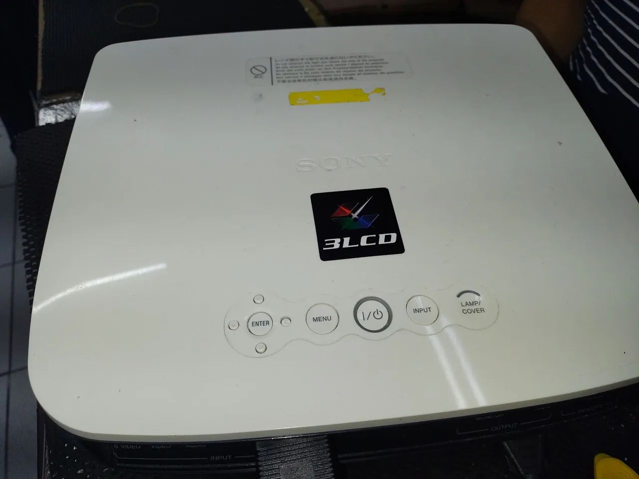 Projetor Sony 3LCD, revisado, ótimo estado geral, entrada VGA.