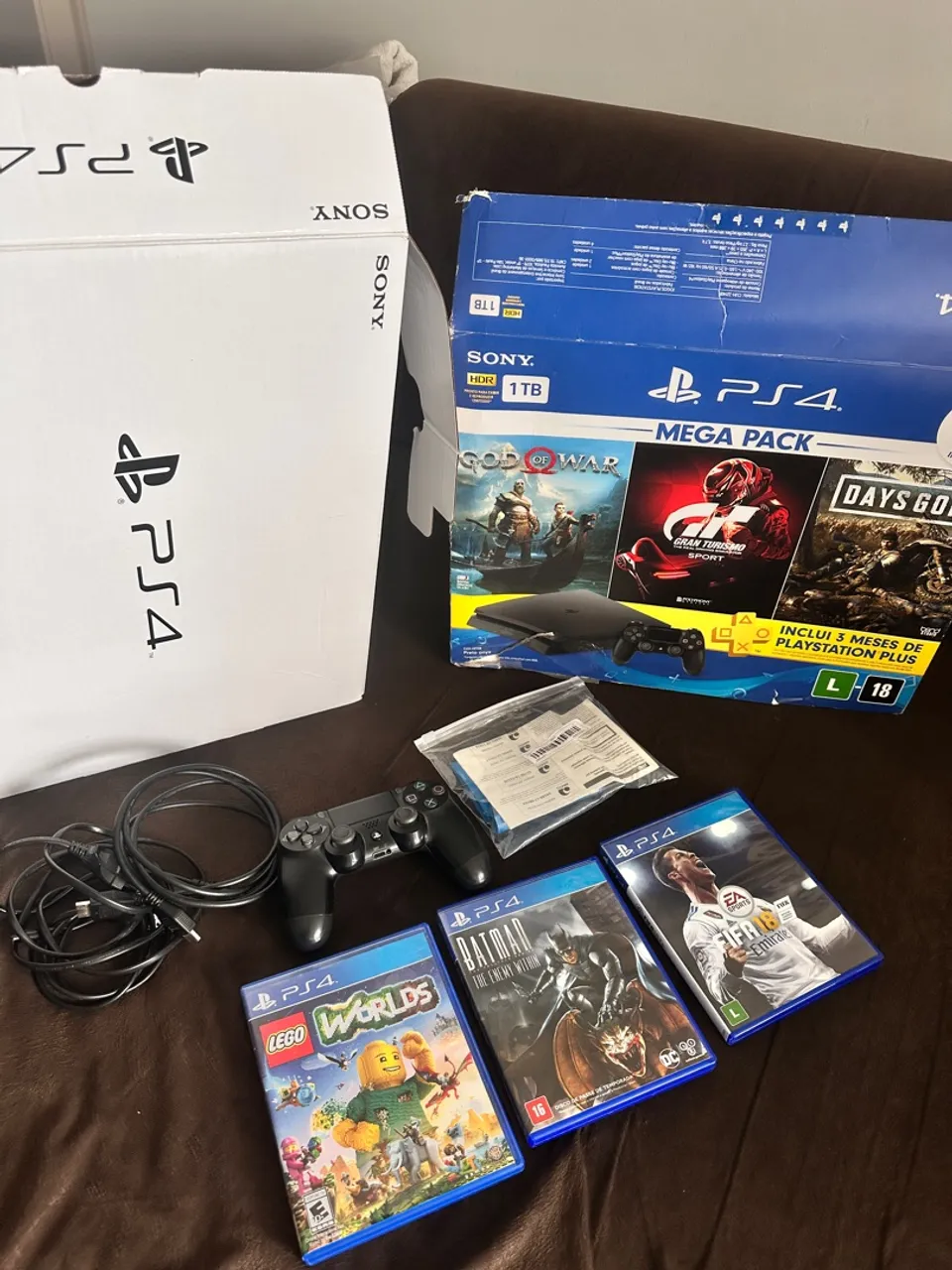 PS4 Mega Pack - 1TB - God of War, Days Gone, Gran Turismo Sport