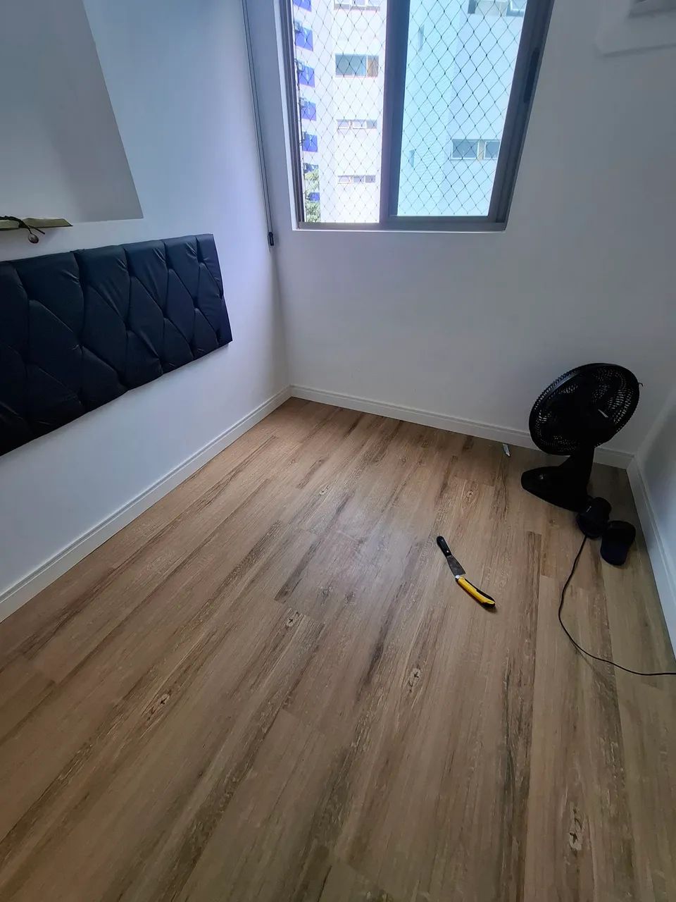 Instalação de piso vinilico, rodapé, cortinas e persianas.  - Foto 5