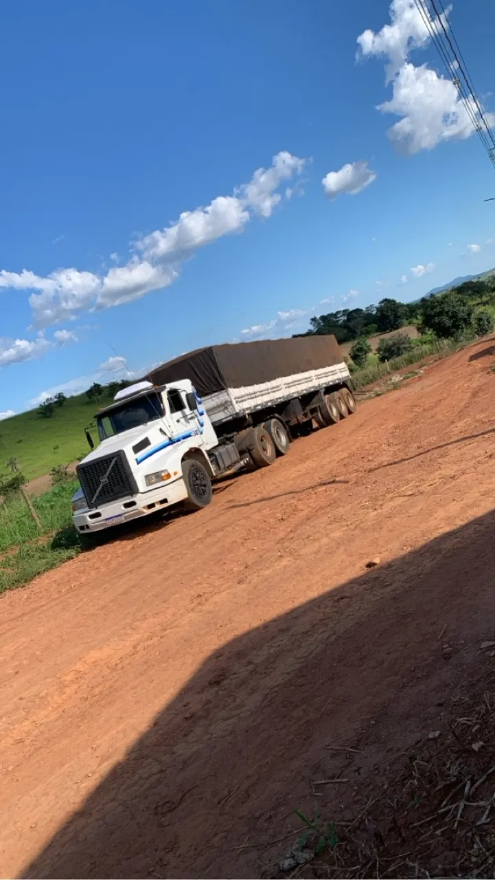 Volvo nl10 vendo ou troco Na troca 80.000