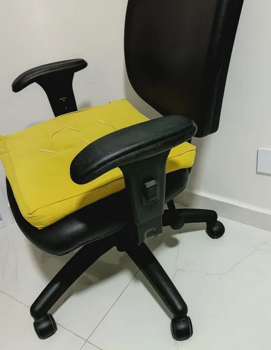 Cadeira de Escritório Giratória com Rodas