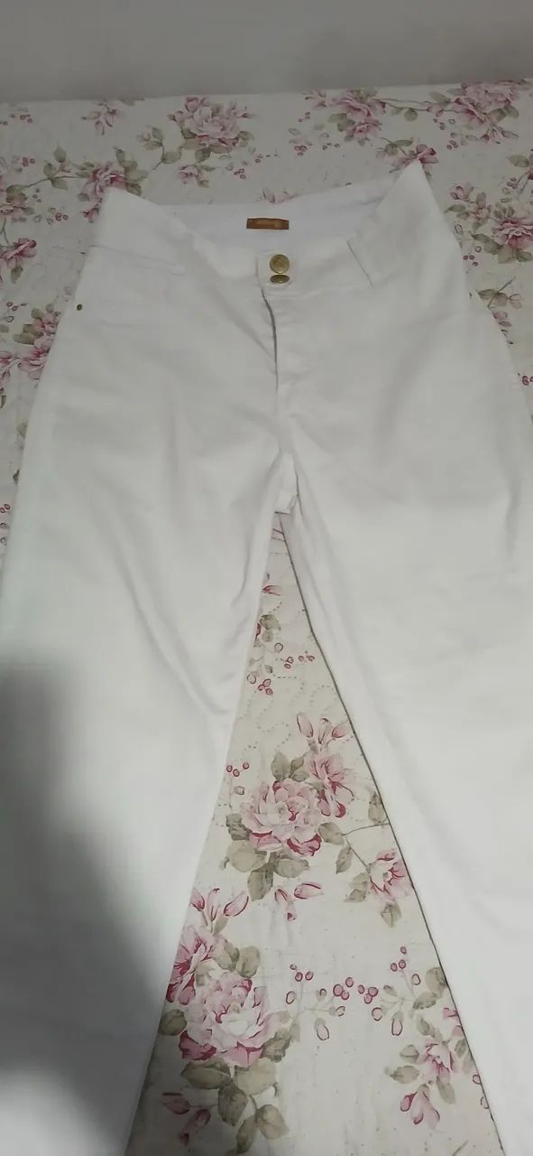 Calça branca feminina