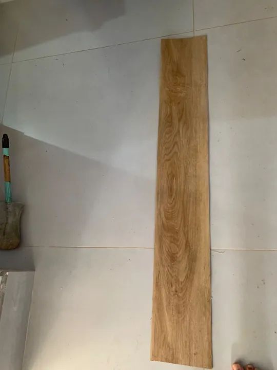 Piso vinílico + cola 