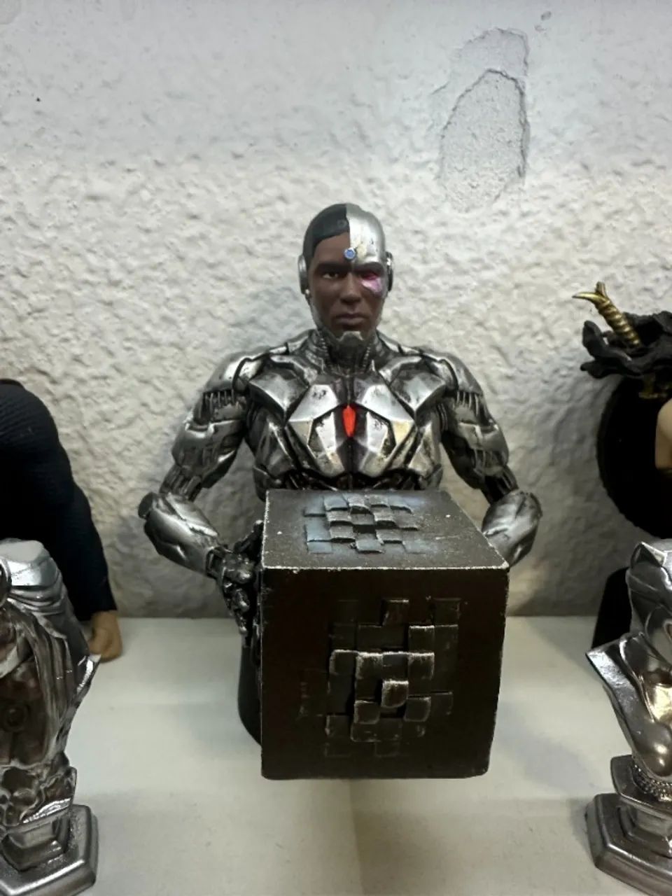 Liga da Justiça Completa Coleção Bustos da Eaglemoss - Foto 2