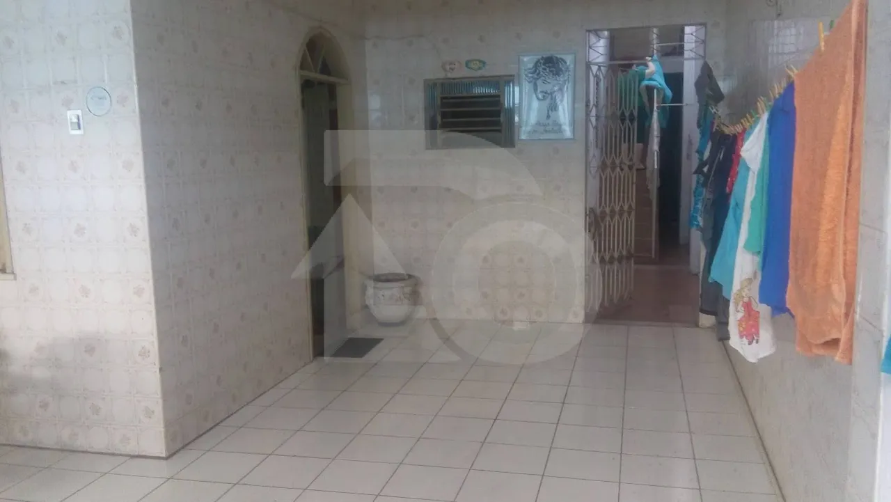 Industrial com 4 Quartos no Bairro Industrial  Duas Garagens e Suíte Privativa