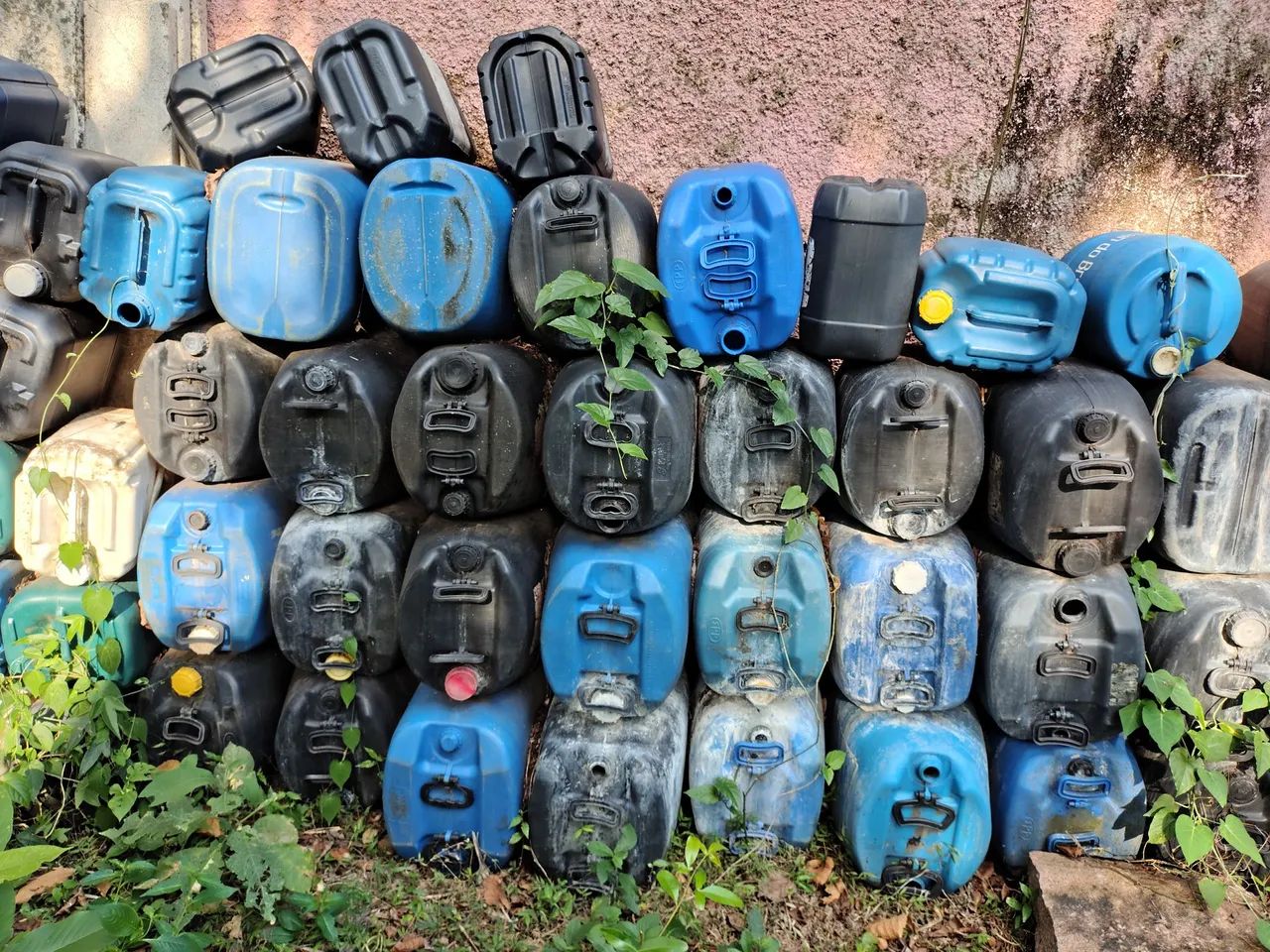 110 GALÕES PLÁSTICOS PEAD (20L e 50L) Usados - Armazenamento a Preço de Custo! - Foto 3