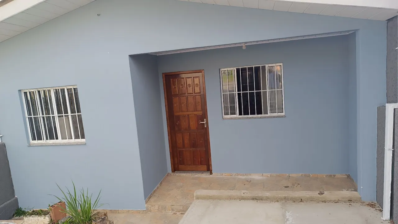 Alugo casa