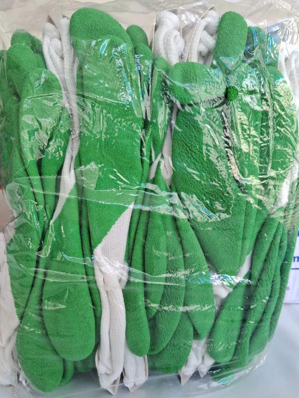 Luvas de Poliester com banho em latex verde Imbat CA 41.737 TAM 9  Emb com 12 unidades  - Foto 2