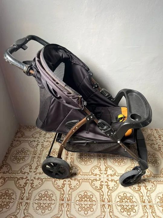 Carrinho de Bebê - Preto - Usado