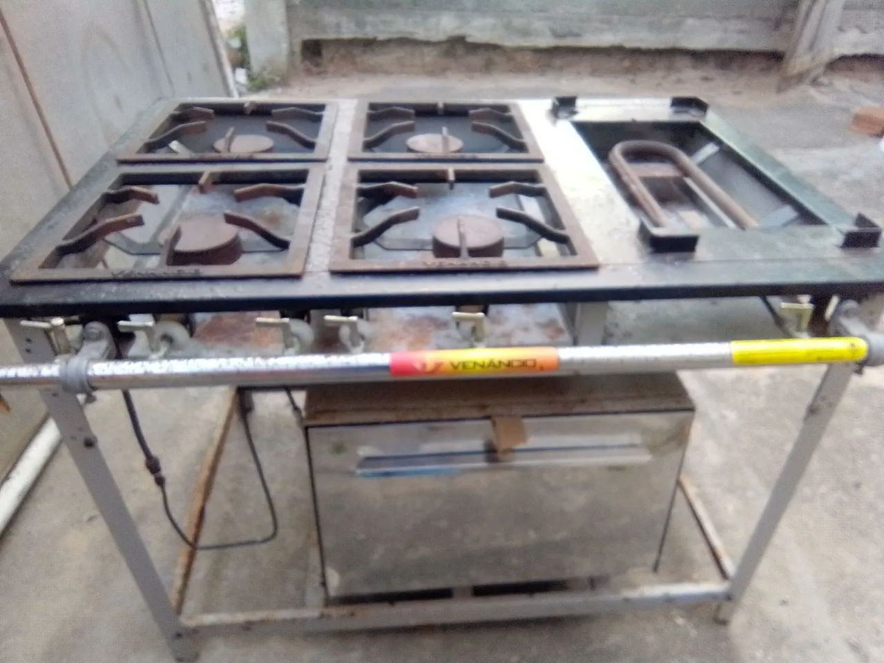 Fogão industrial 4 bocas com Chapa e forno  - Foto 4