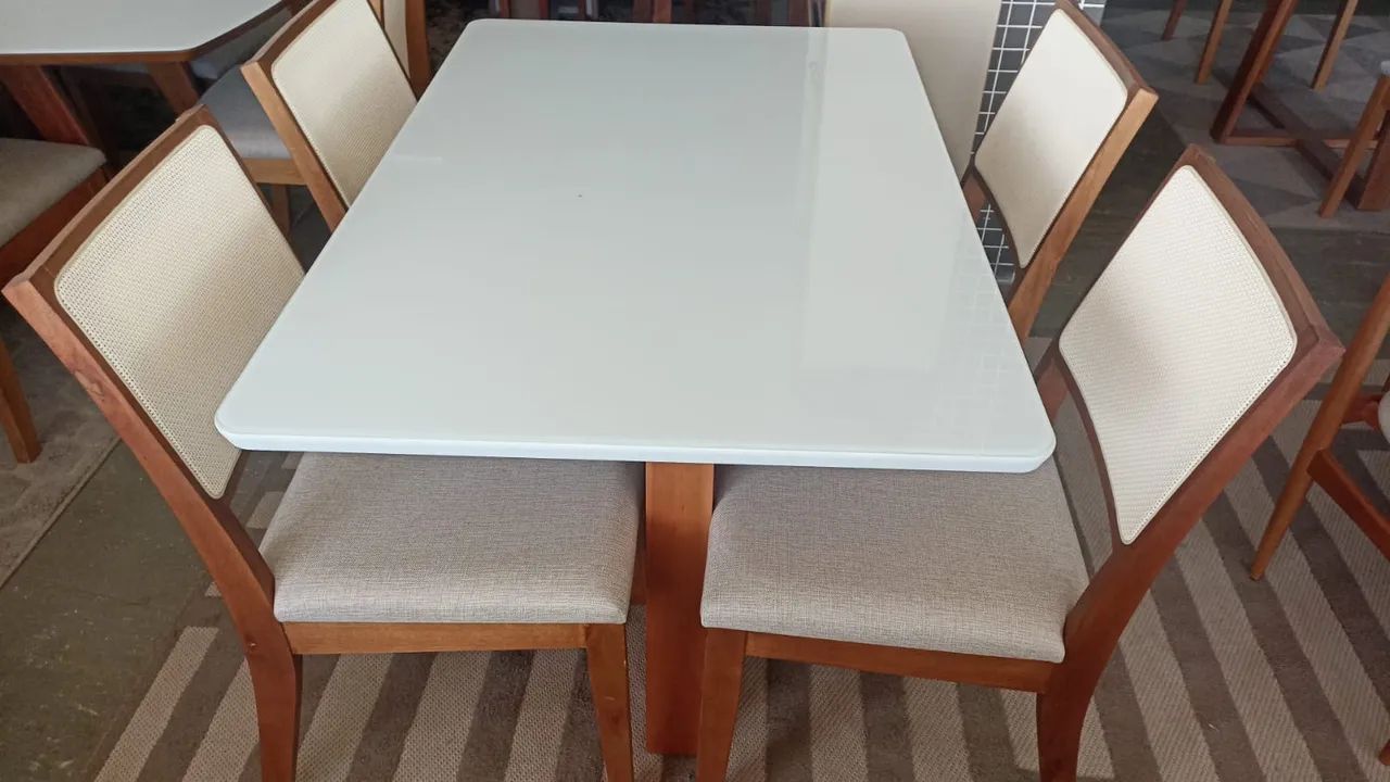 Mesa de Jantar Moderna com Cadeiras de madeira  - Foto 2