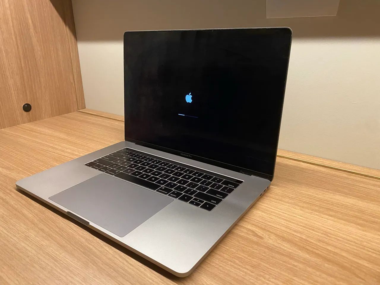 MacBook pro 2017 15インチ MacBook Pro 2017 15インチ MacBook Pro (15-inch, 2017) - Technical