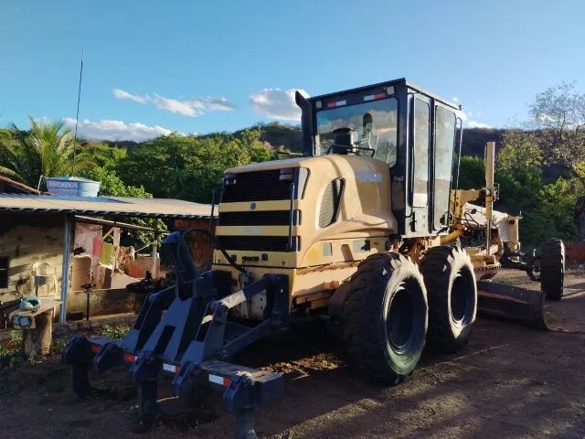 Motoniveladora Patrol New Holland 170b  - Foto 6