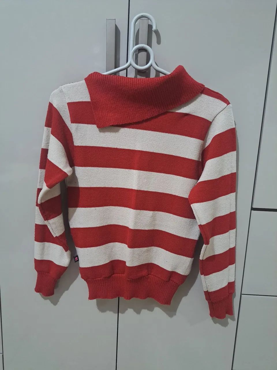 Blusa de lã/suéter vermelho e bege com gola  - Foto 2