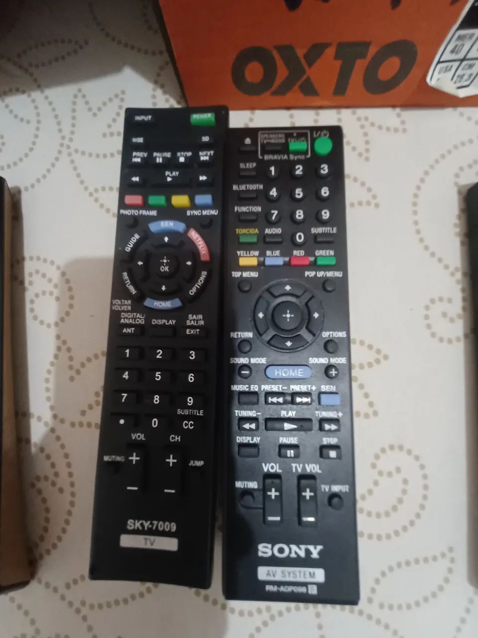 Controles remoto.  - Foto 3