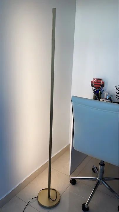 Luminária de chão moderna em dourado - Foto 5