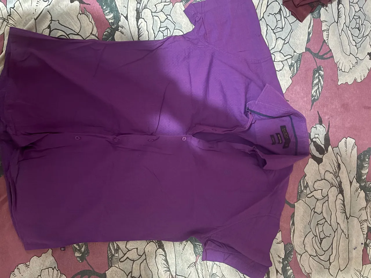 camisa sketch usada apenas 3 vezes retirada na praça dos trabalhadores