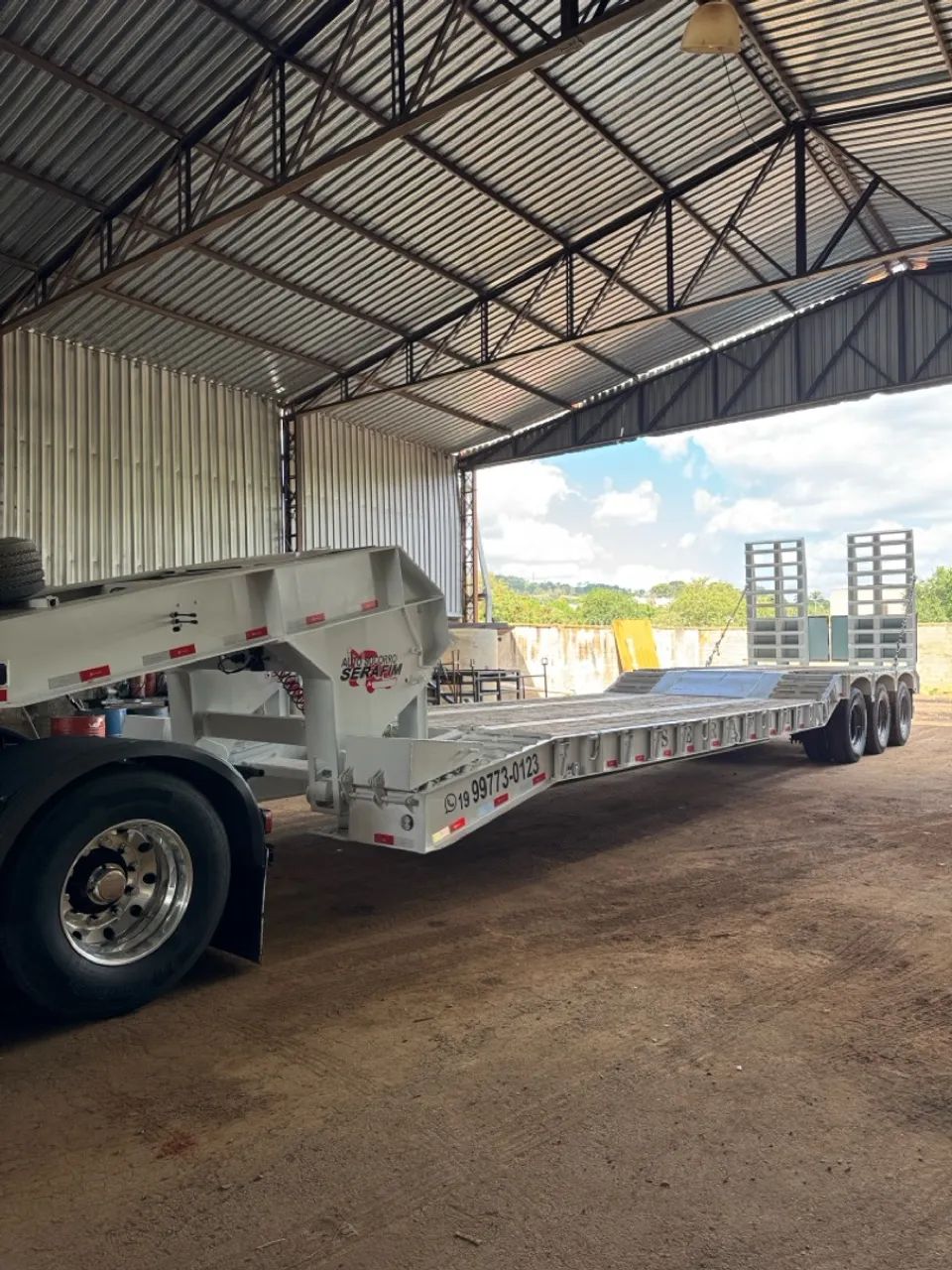 Carreta prancha rebaixada 3 eixos carrega tudo pescoço removível 
