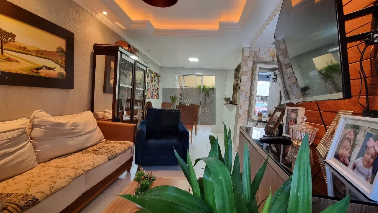 Sobrado à venda Triplex mobiliado no Xaxim , Curitiba