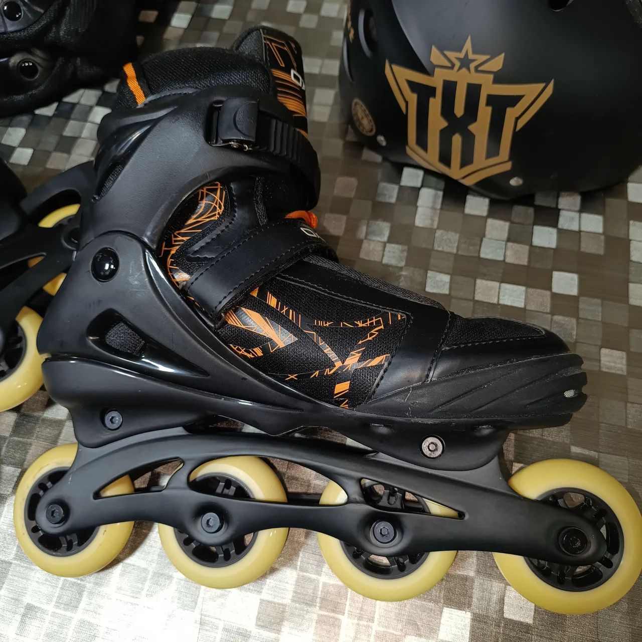 Patins Inline Oxer - Tamanho 42 + protecao individual + capacete Traxart + mochila - Foto 4