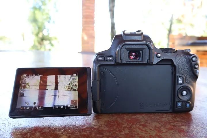 Canon Rebel SL3 Com lente 18 55mm e 18 200mm+ Filtros NDS variaveis. - Foto 3