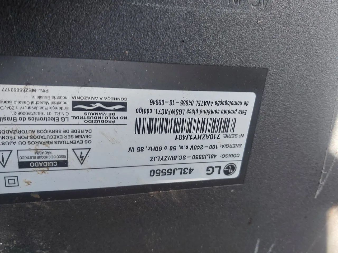 TV LG 43 polegadas Smart tela quebrada 