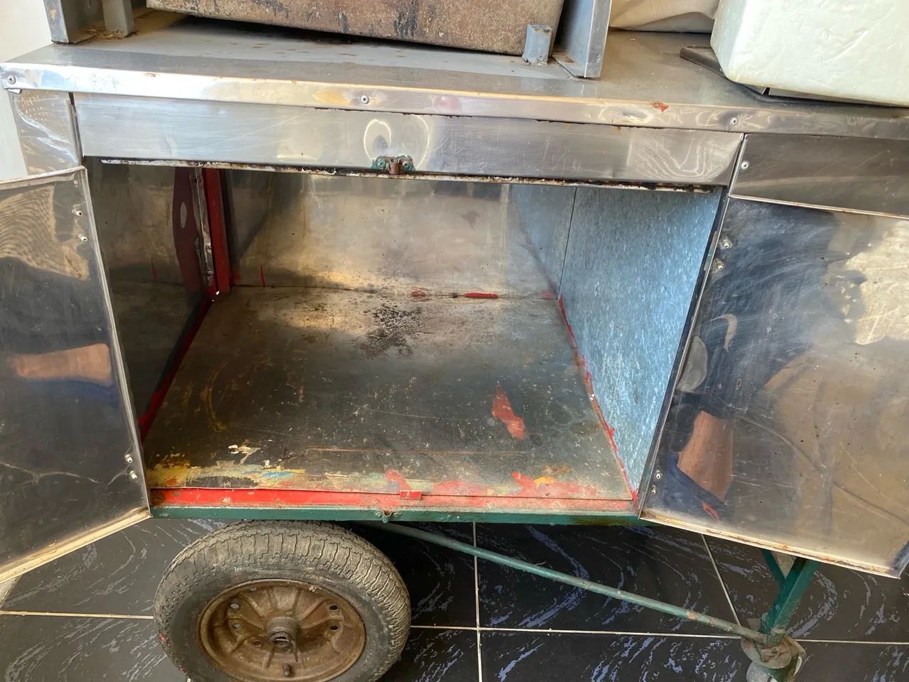 Carrinho de Churrasco Inox - Excelente Estado!  - Foto 2