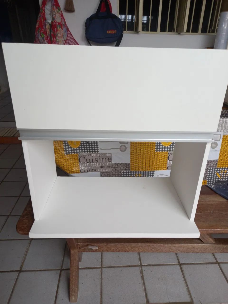 Armário de parede branco para micro-ondas 