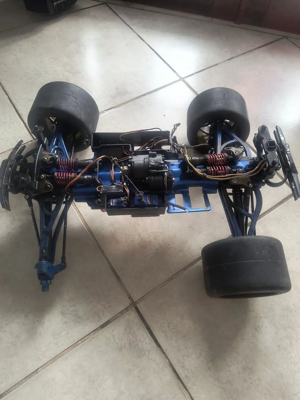 traxxas revo 1/10 - Foto 2