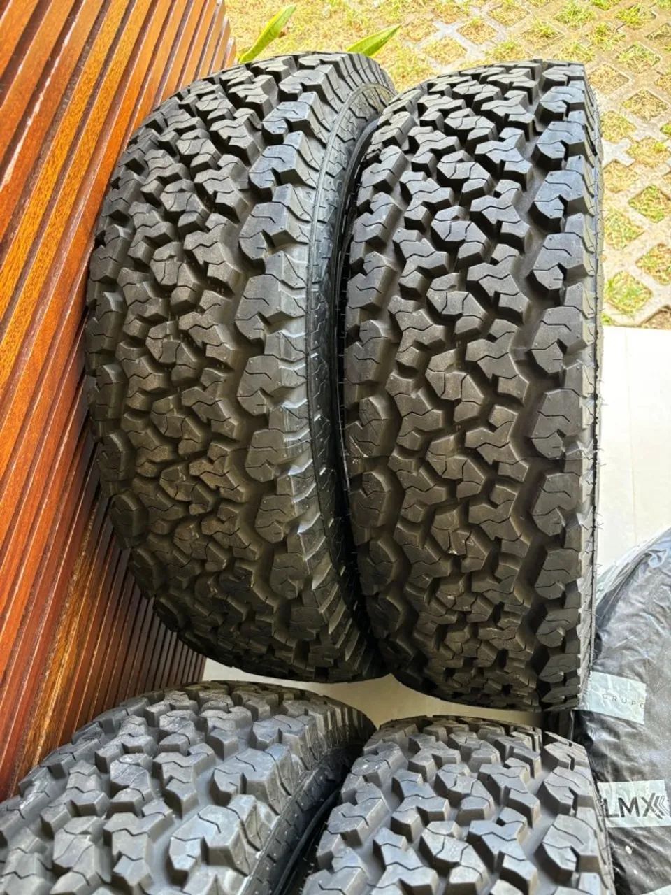 Jogo de 5 pneus novos MAXXIs Worm-Drive aro 15 para Suzuki JIMNY - Foto 2