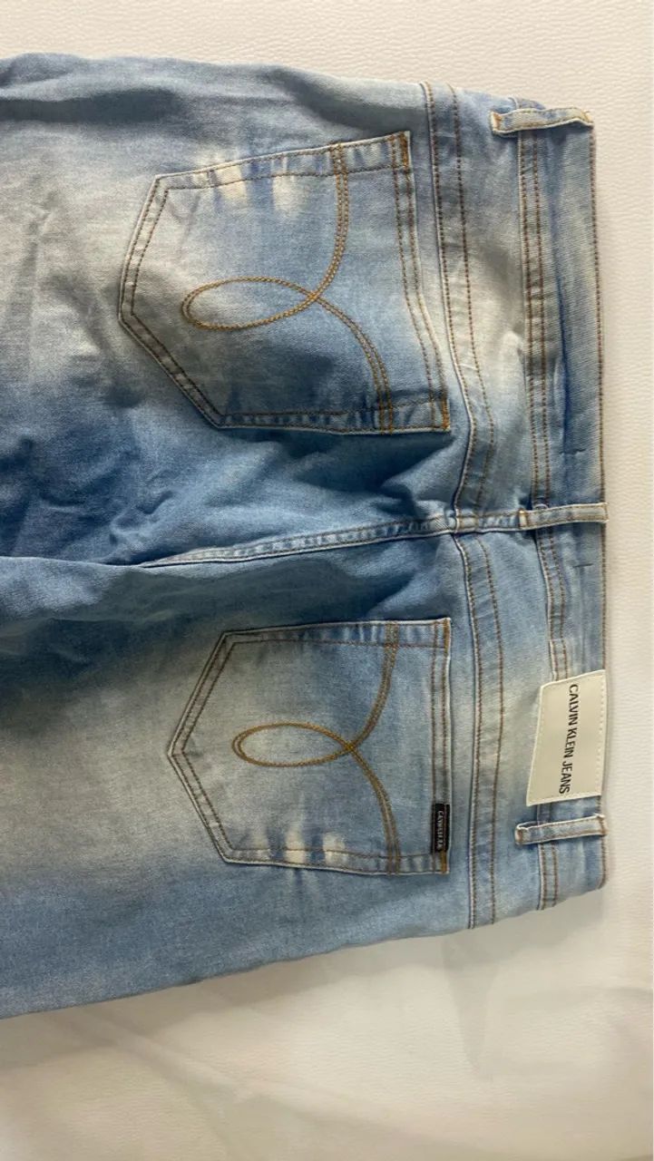Calça Calvin Klein Jeans seminova tamanho 46 - Foto 4