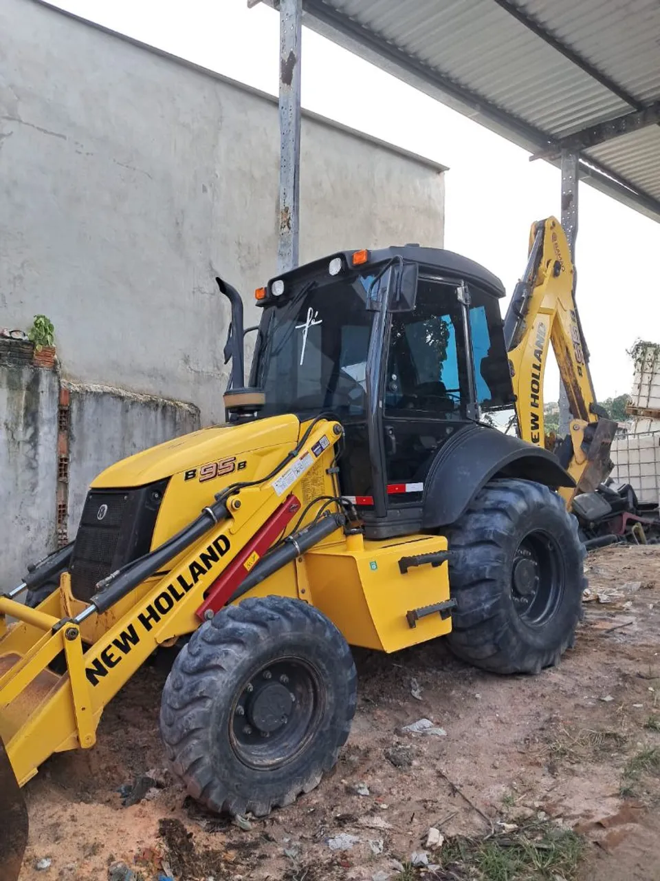 Retroescavadeira New Holland B95B