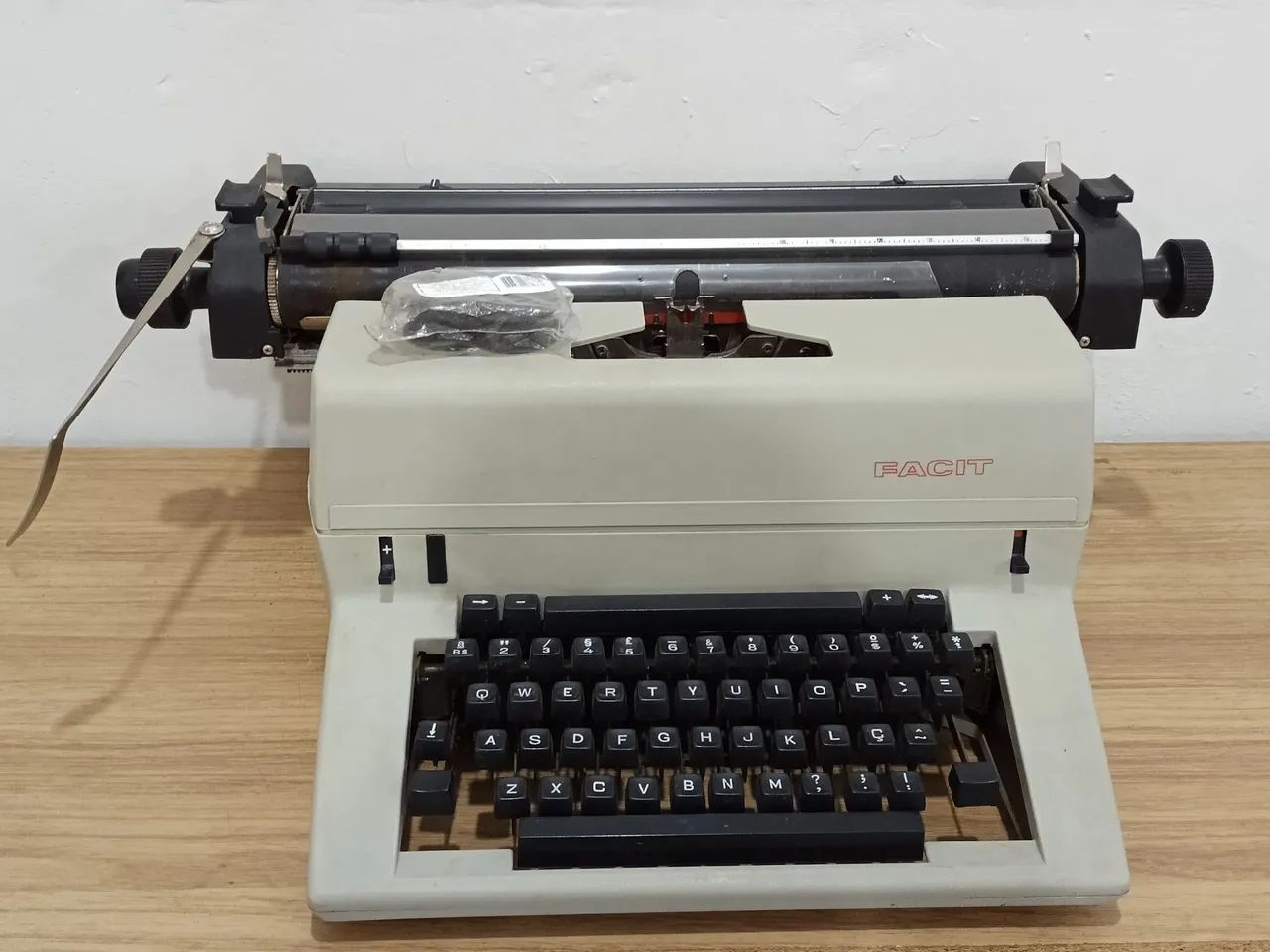 Máquina de Escrever Facit Antiga 