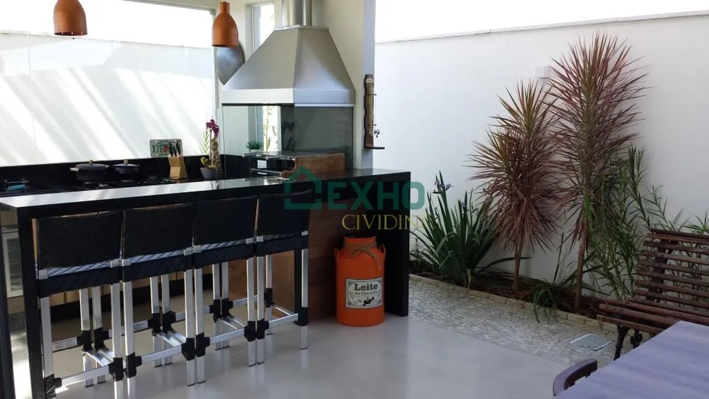 Casa à venda no bairro Jardim Inconfidência - Uberlândia/MG